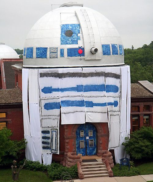 giant_r2_d2